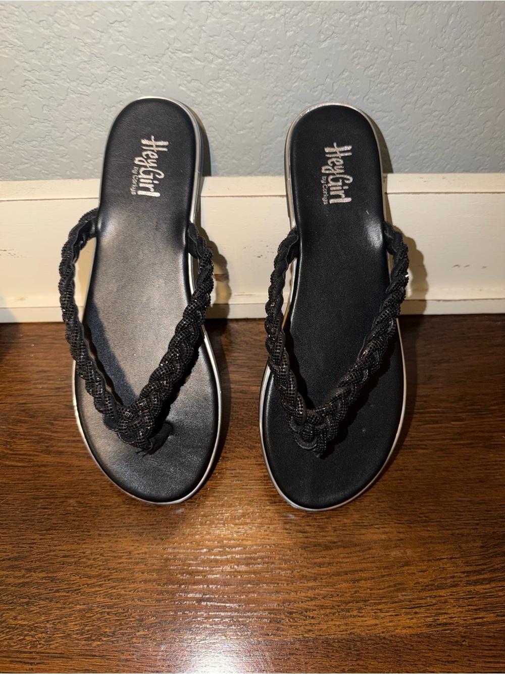 Hey Girl by Corkys Black Braided Flip Flop Sandals Women's Size 9